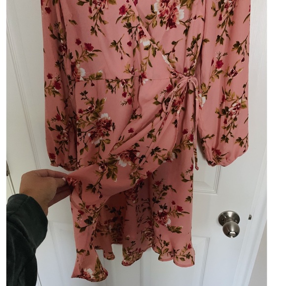 SOLD NWOT Pink floral wrap around tie dress - Picture 6 of 8